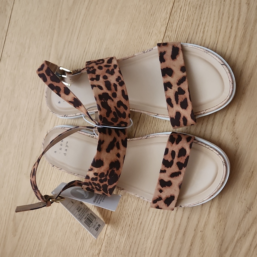 A New Day Sandals Size 8 Cheetah